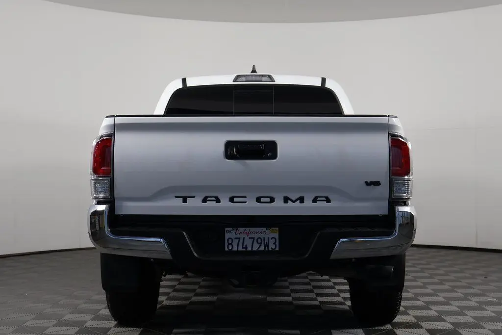 2023 Toyota Tacoma V6 photo 5