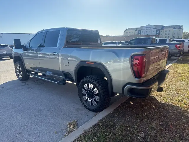 2024 Gmc Sierra 2500 HD Denali photo 4
