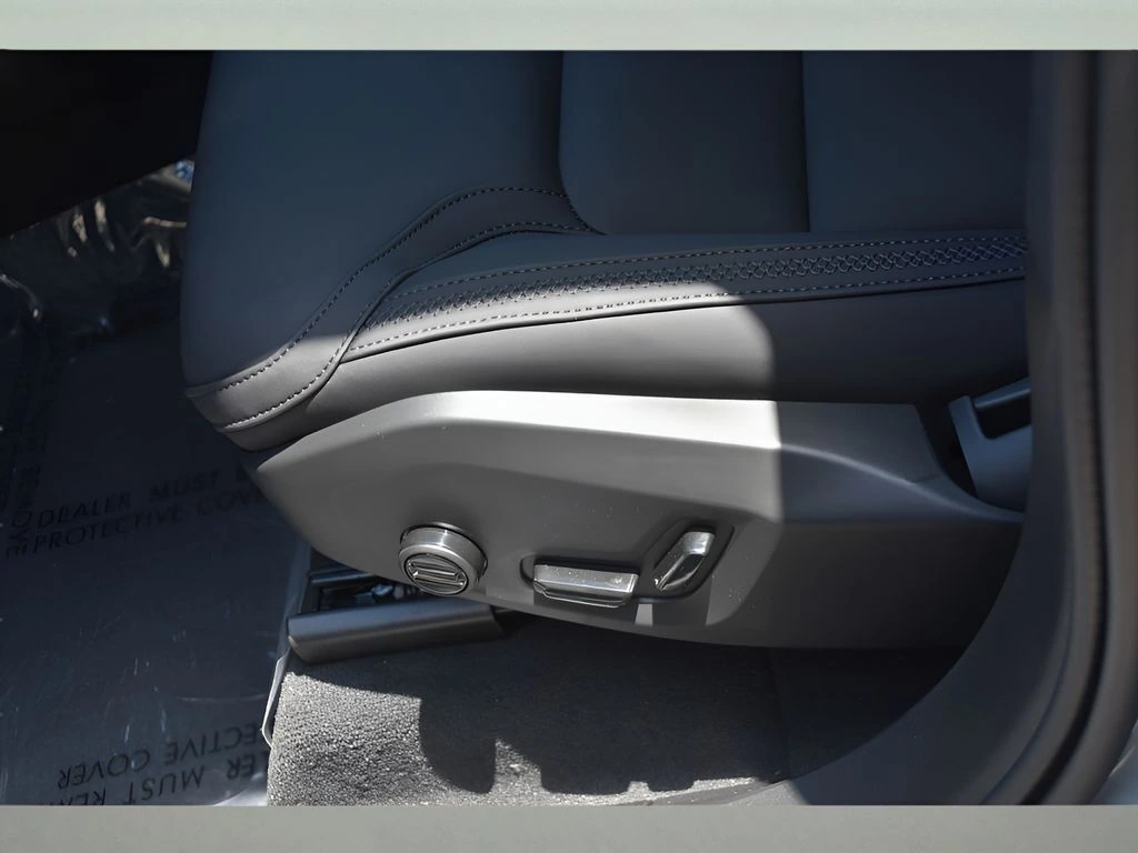 2026 Volvo - image 34