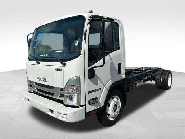 2024 Isuzu NPR - image 4
