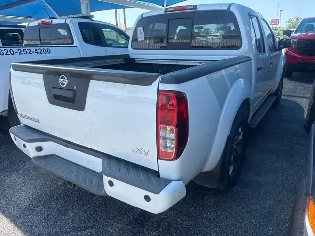 2020 Nissan Frontier SV Crew Cab photo 4