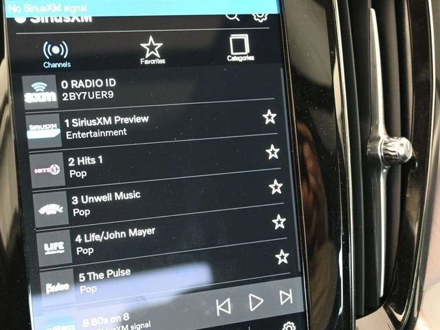 2025 Volvo - image 26