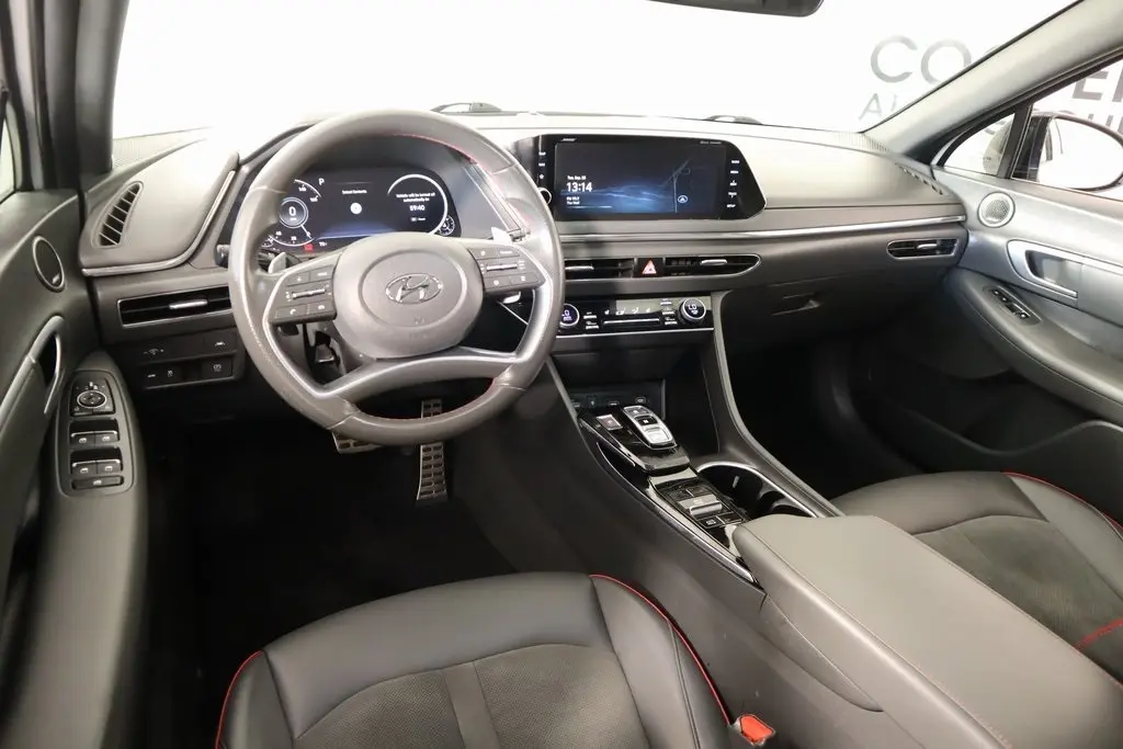 2022 Hyundai Sonata SEL Plus photo 2