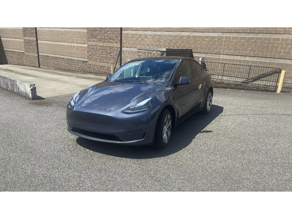 2023 Tesla Model Y Long Range Dual Motor All-Wheel Drive's photo