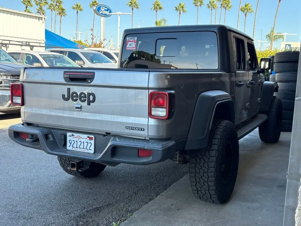 2020 Jeep Gladiator Sport photo 2