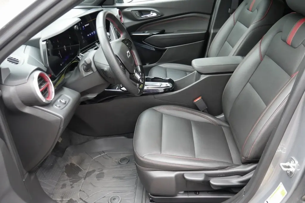 2024 Chevrolet Trax photo 7