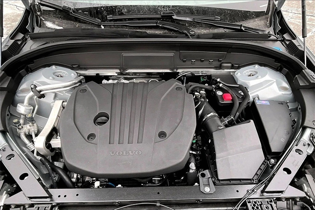 2026 Volvo - image 11
