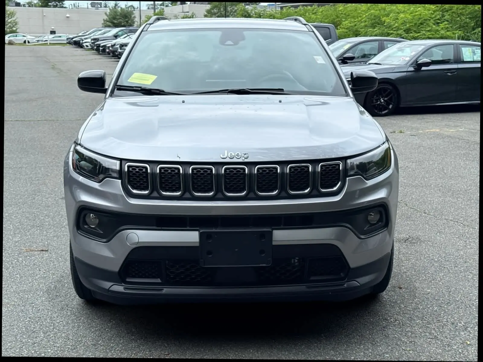 2023 Jeep Compass Latitude Lux photo 38