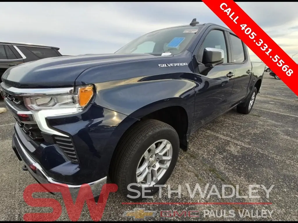 2023 Chevrolet Silverado 1500 LT photo 2