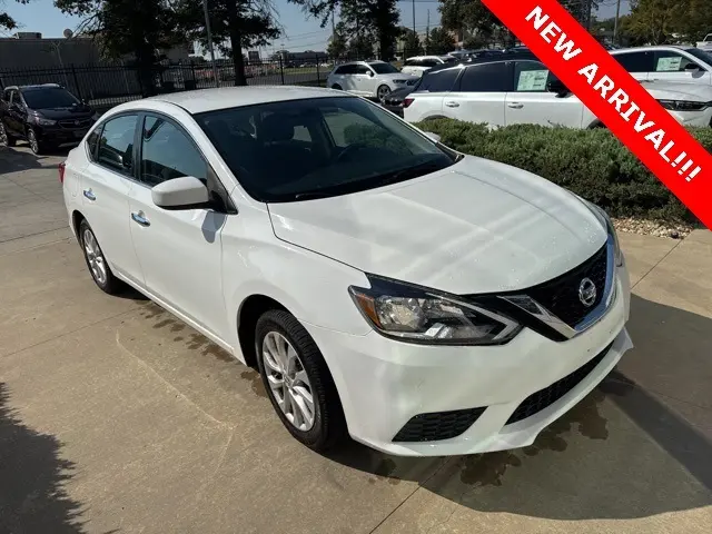 2019 Nissan Sentra SV photo 3