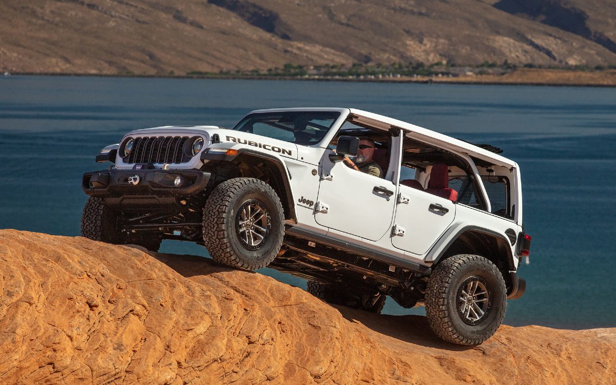 2024 Jeep Wrangler Exterior Driver Side Front Profile