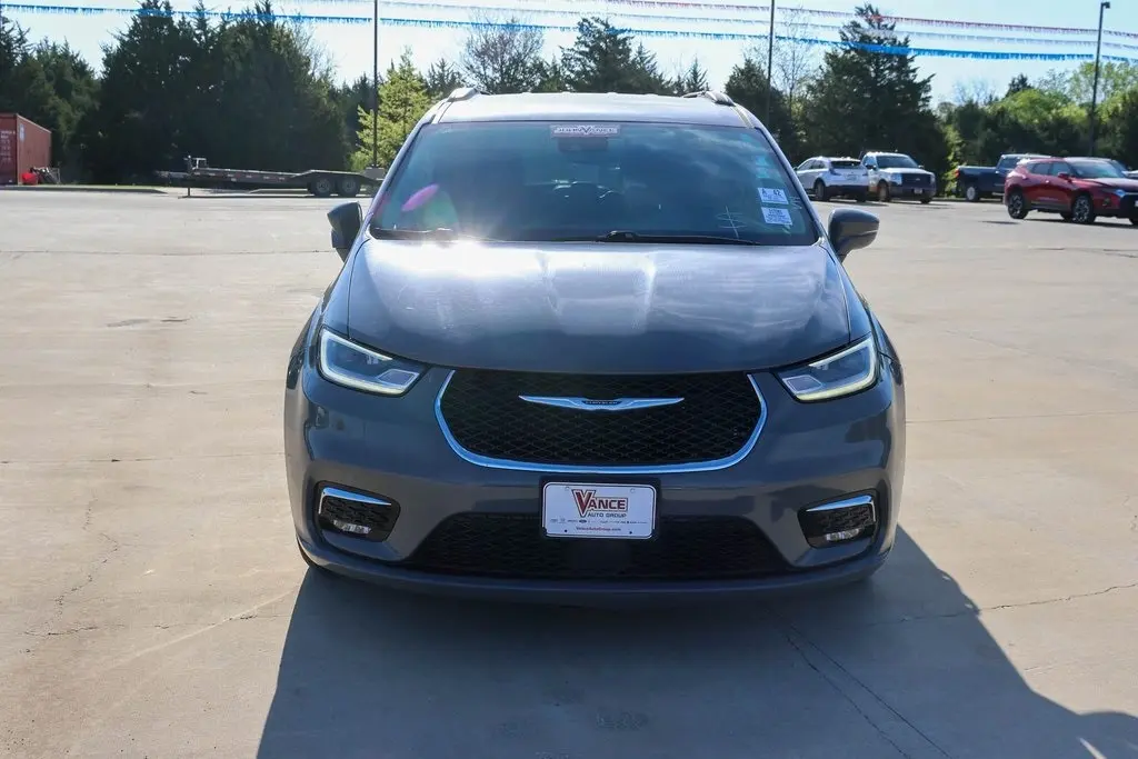 Used 2022 Chrysler Pacifica Touring L with VIN 2C4RC1BG1NR136150 for sale in Bartlesville, OK