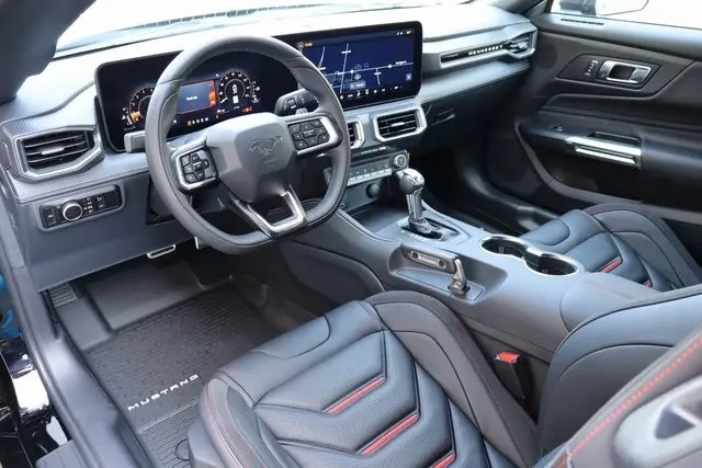2025 Ford Mustang GT Premium photo 5