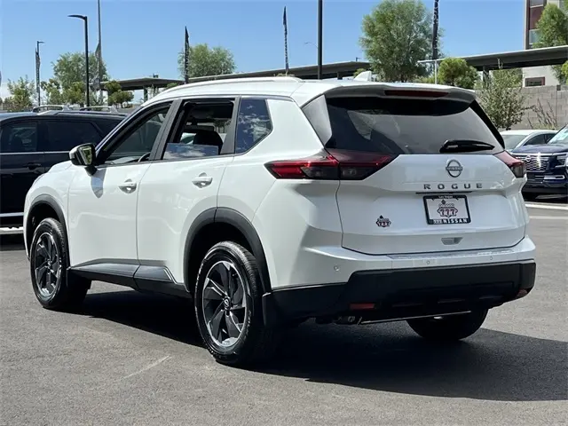 2026 Nissan Rogue SV photo 3