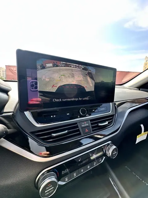 2025 Nissan Altima 2.5 SR photo 13