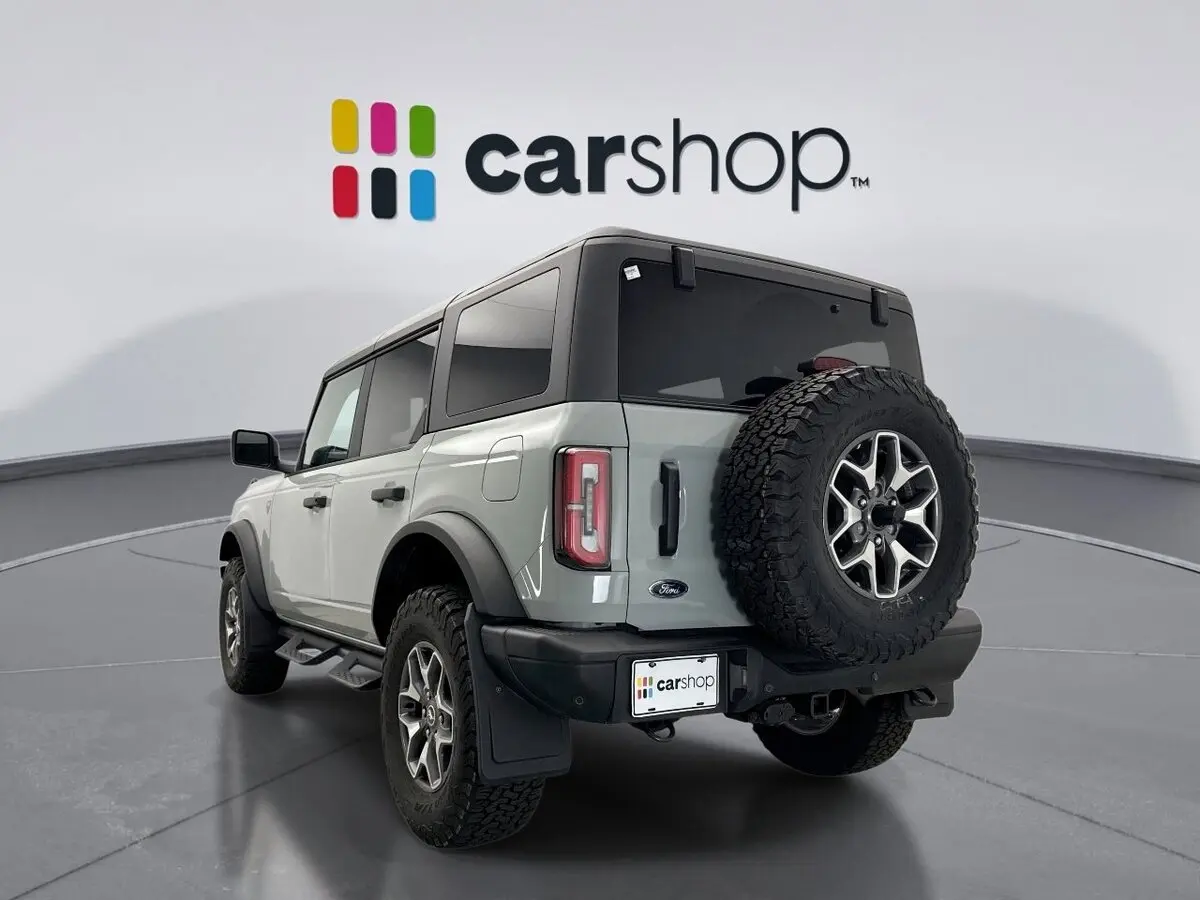 2024 Ford Bronco Badlands photo 3