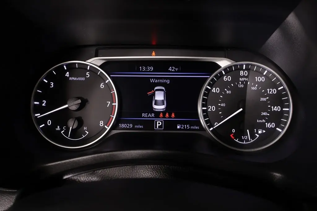 2024 Nissan Sentra SV photo 4