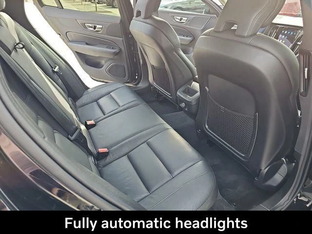 2025 Volvo - image 17