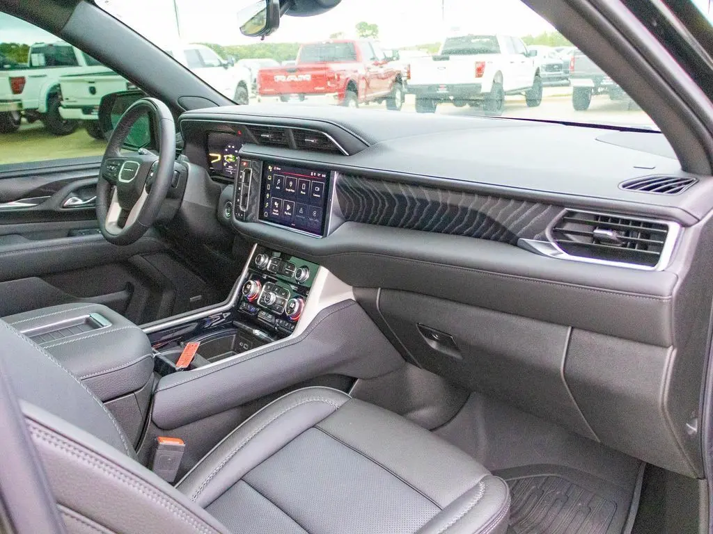 2023 Gmc Yukon XL Denali photo 14