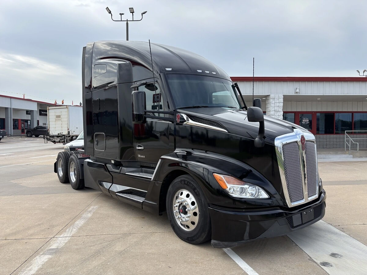 2023 Kenworth T680 — photo 5