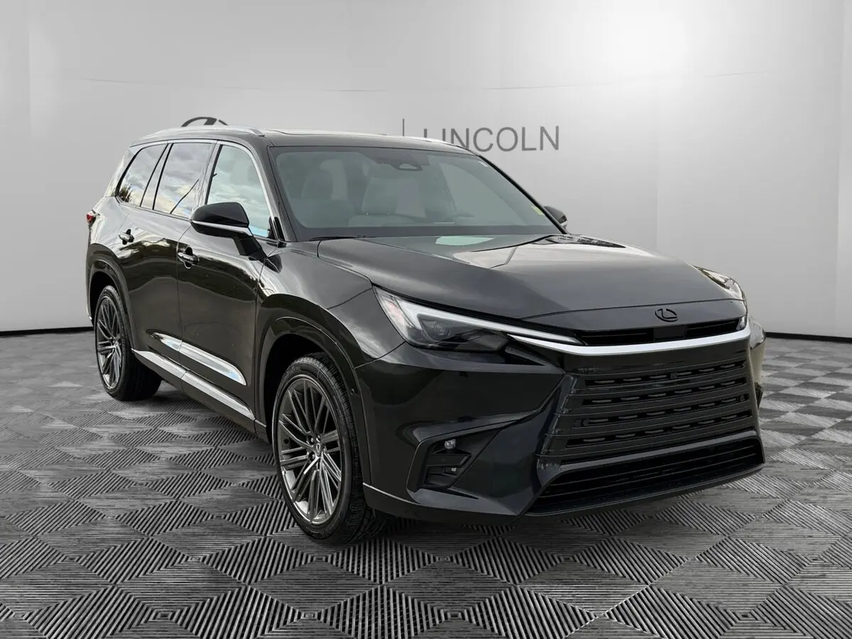 2026 Lexus TX Luxury's photo