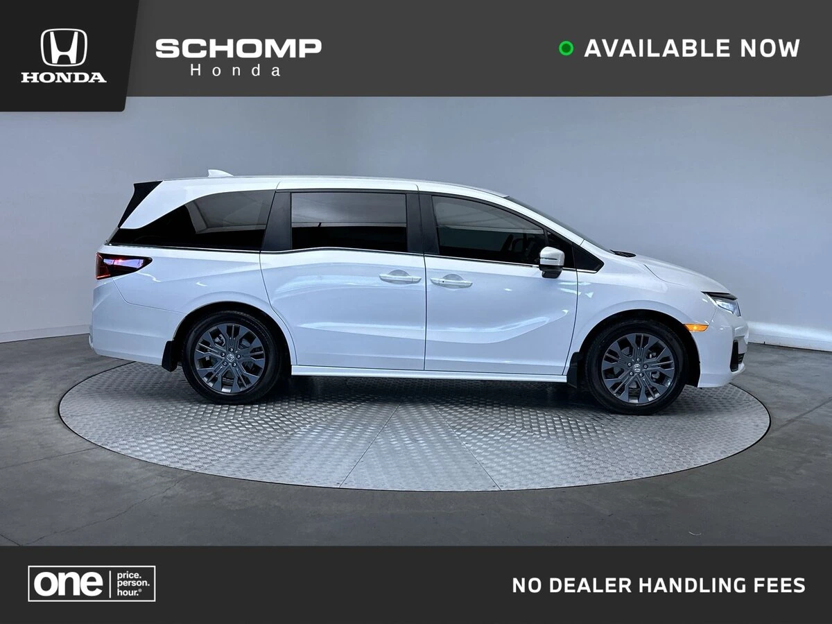 2025 Honda Odyssey Touring's photo