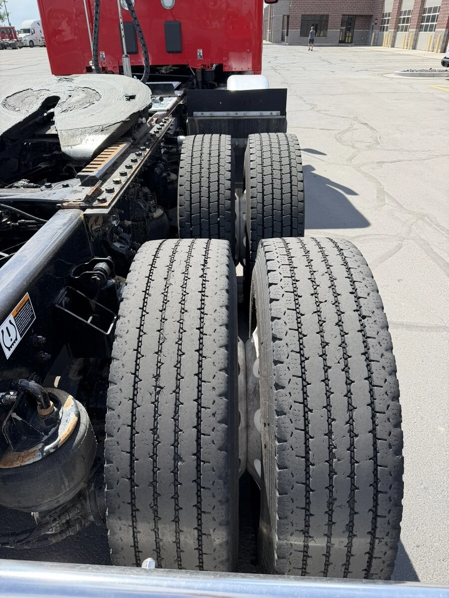 2023 Kenworth T880 — photo 6