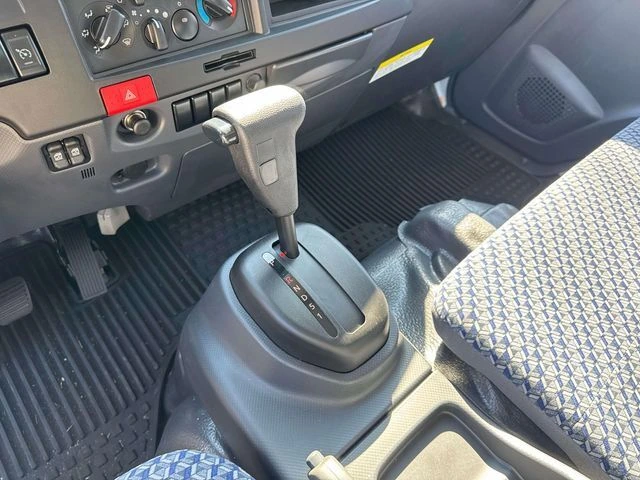 2025 Isuzu NPR - image 26