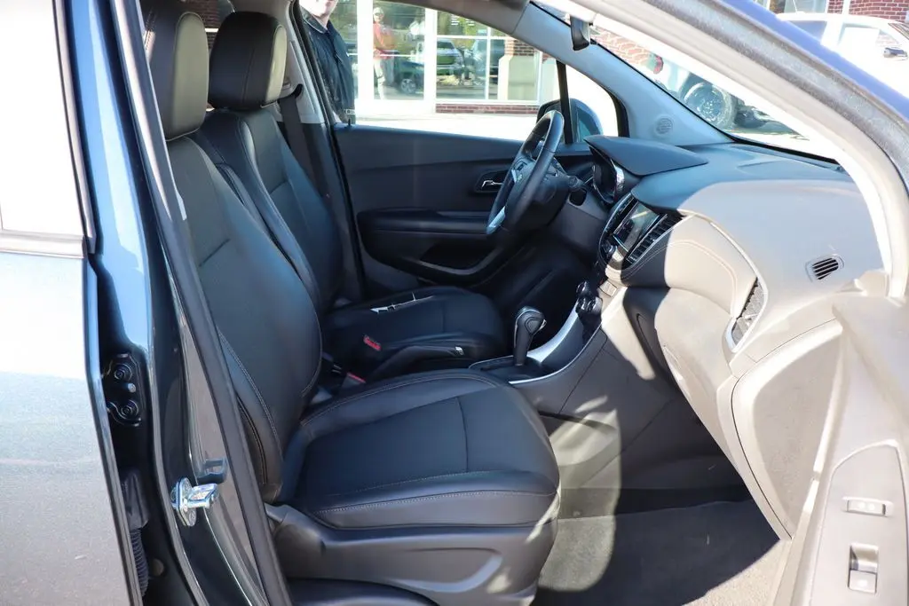 2022 Chevrolet Trax LT photo 39