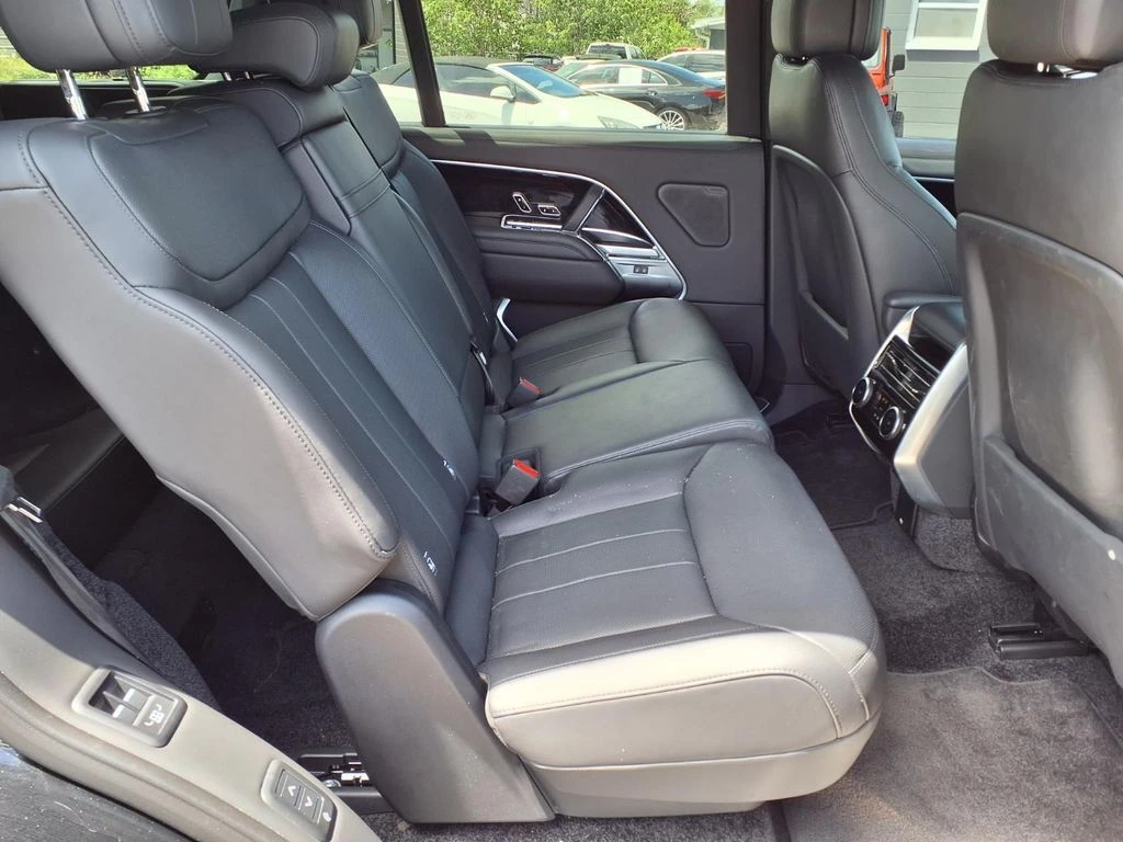 2025 Land Rover Range Rover SE - Photo 15