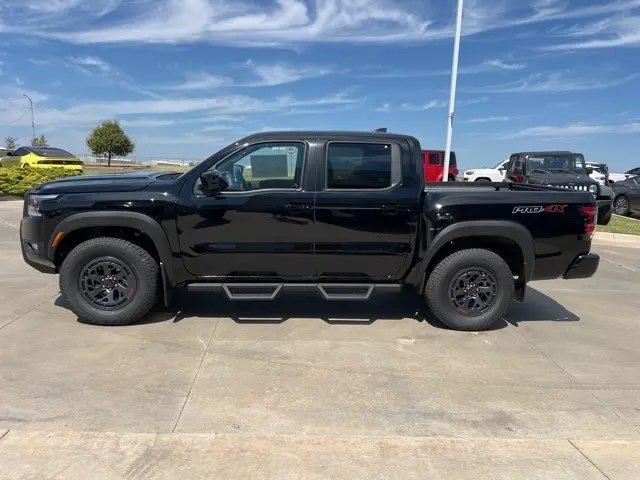 2026 Nissan Frontier PRO-4X photo 4
