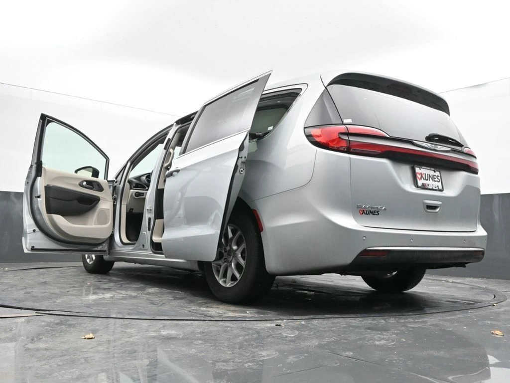 2024 Chrysler Pacifica Touring L - Photo 73