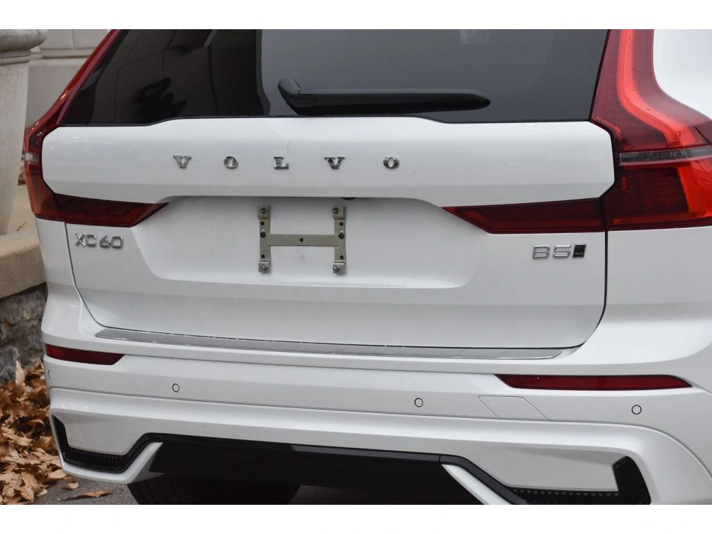 2026 Volvo - image 30