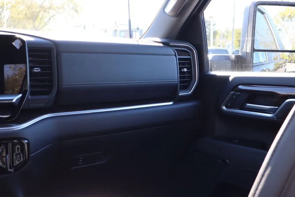2026 Chevrolet Silverado LT photo 40