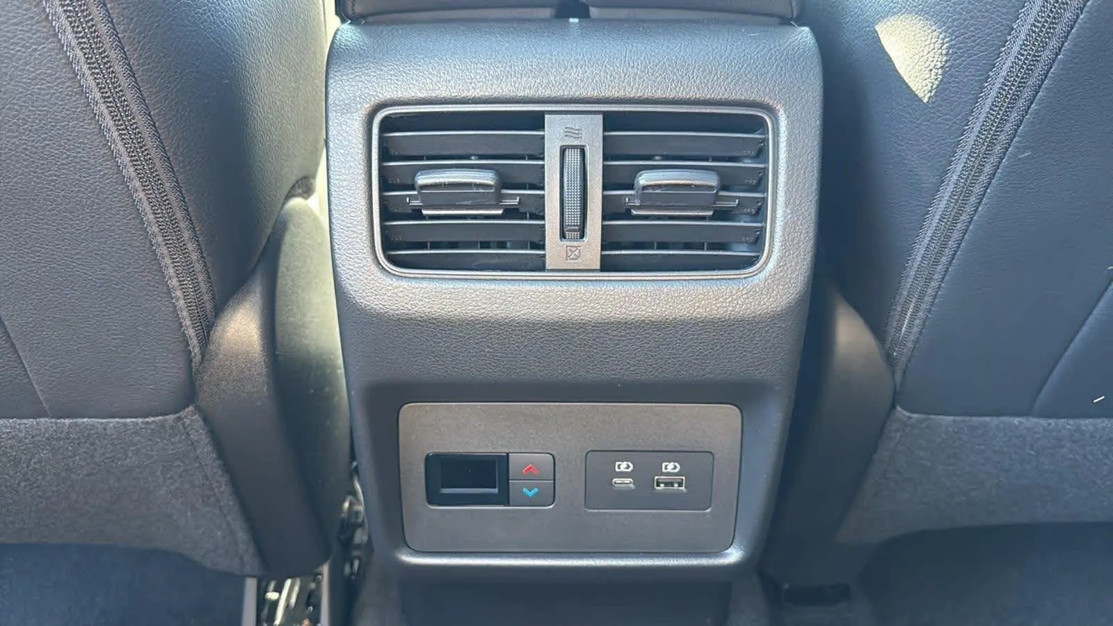 2022 Nissan Rogue SL photo 23