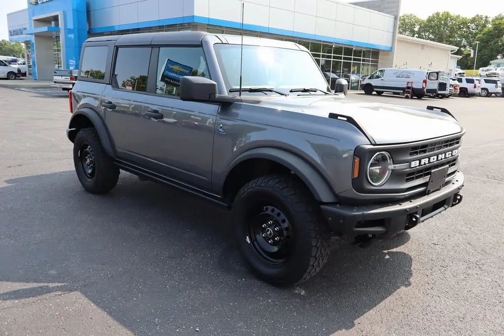 Used 2022 Ford Bronco 4-Door Black Diamond with VIN 1FMEE5DH7NLB22425 for sale in Atwater, OH