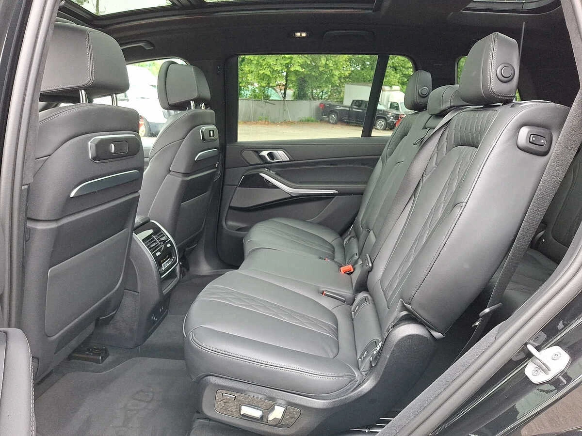 2025 BMW X7 M60i - Photo 10