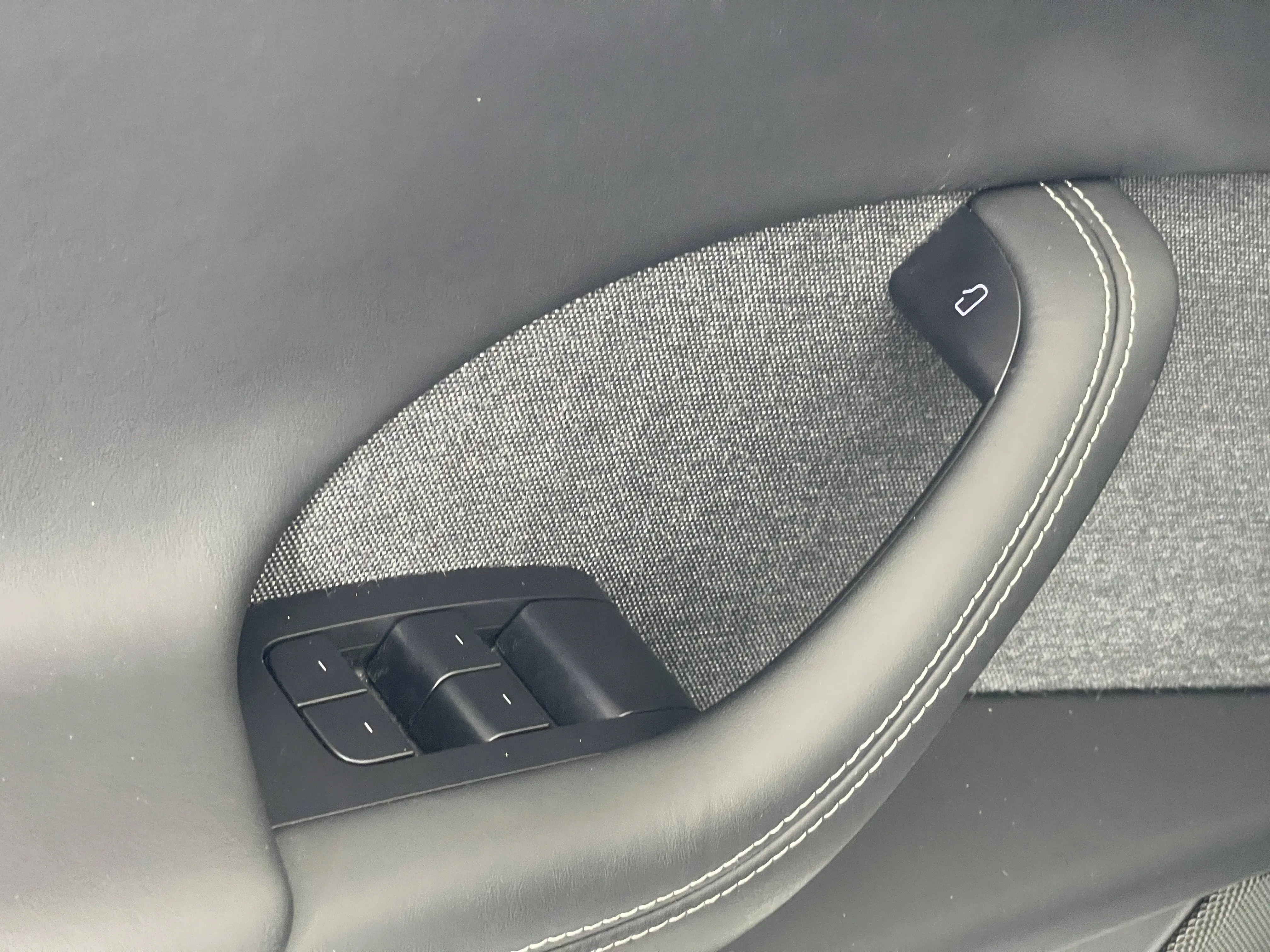 2022 Tesla Model X photo 17