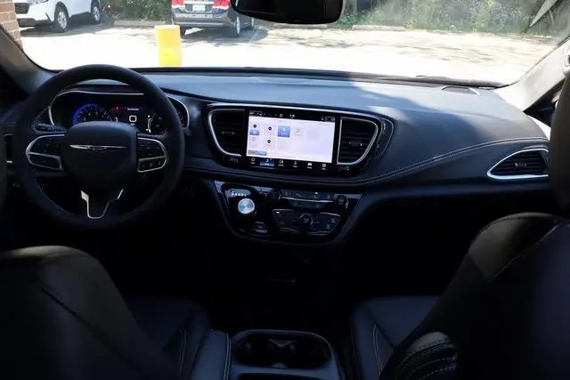 2026 Chrysler Pacifica photo 45