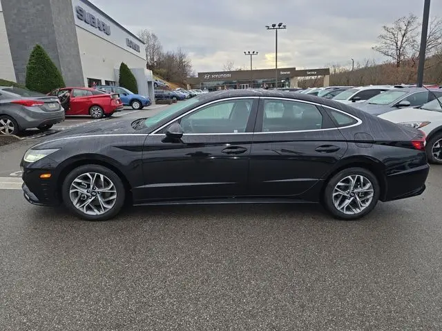 2023 Hyundai Sonata SEL photo 2