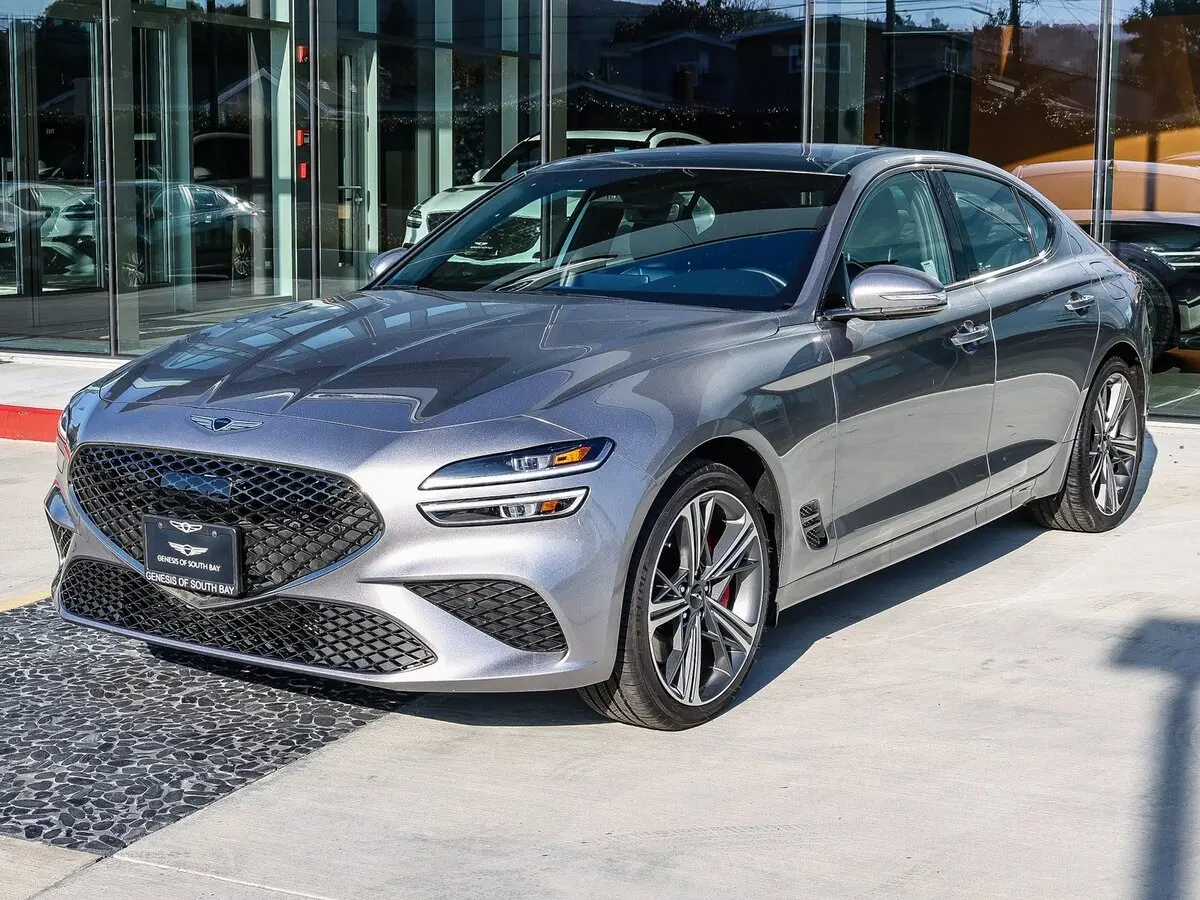2025 Genesis G70 2.5T Sport Prestige photo 3