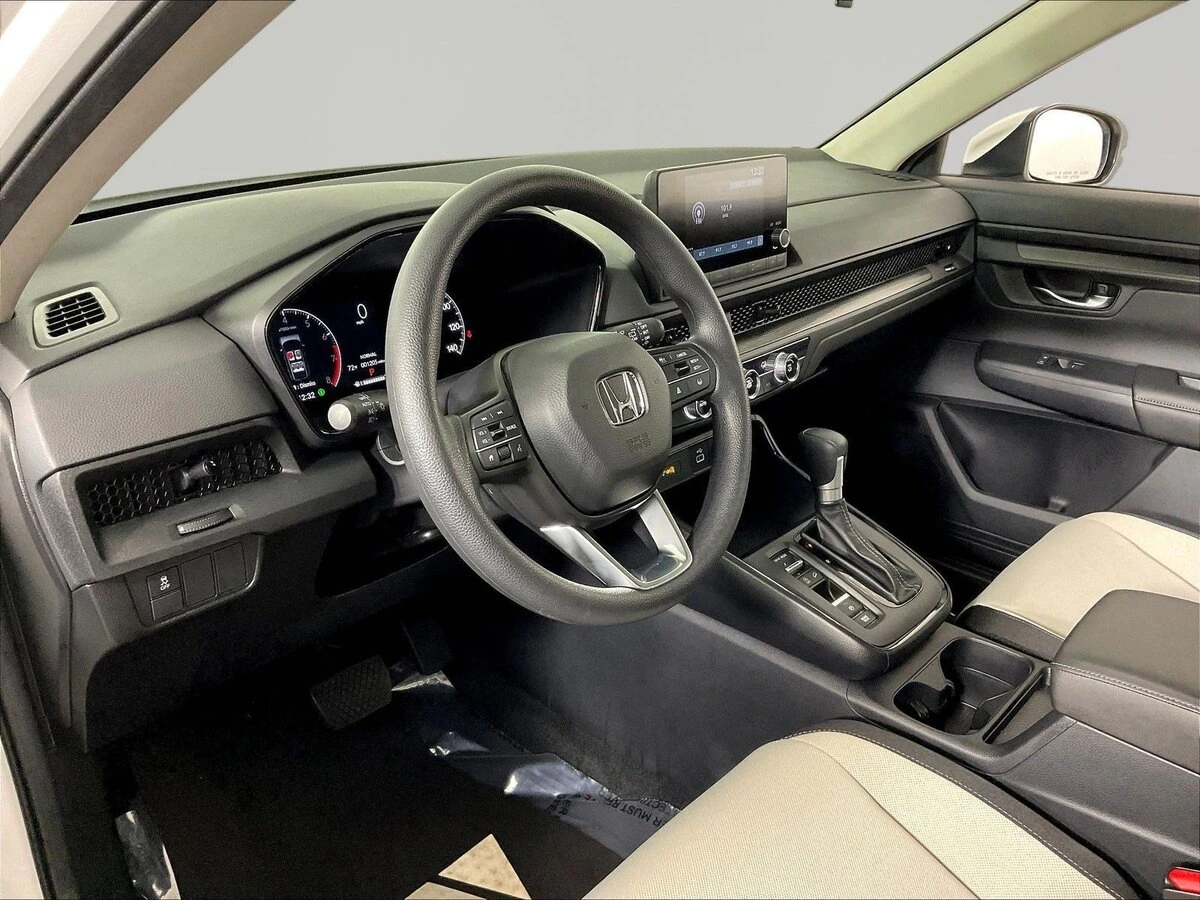 2025 Honda CR-V LX - Photo 17