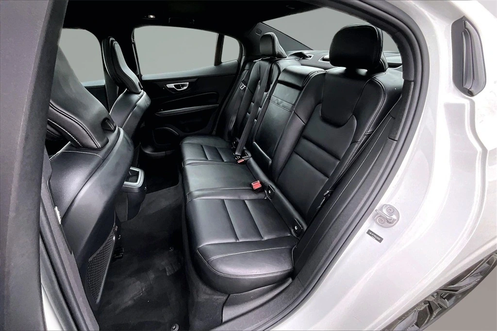 2023 Volvo - image 22