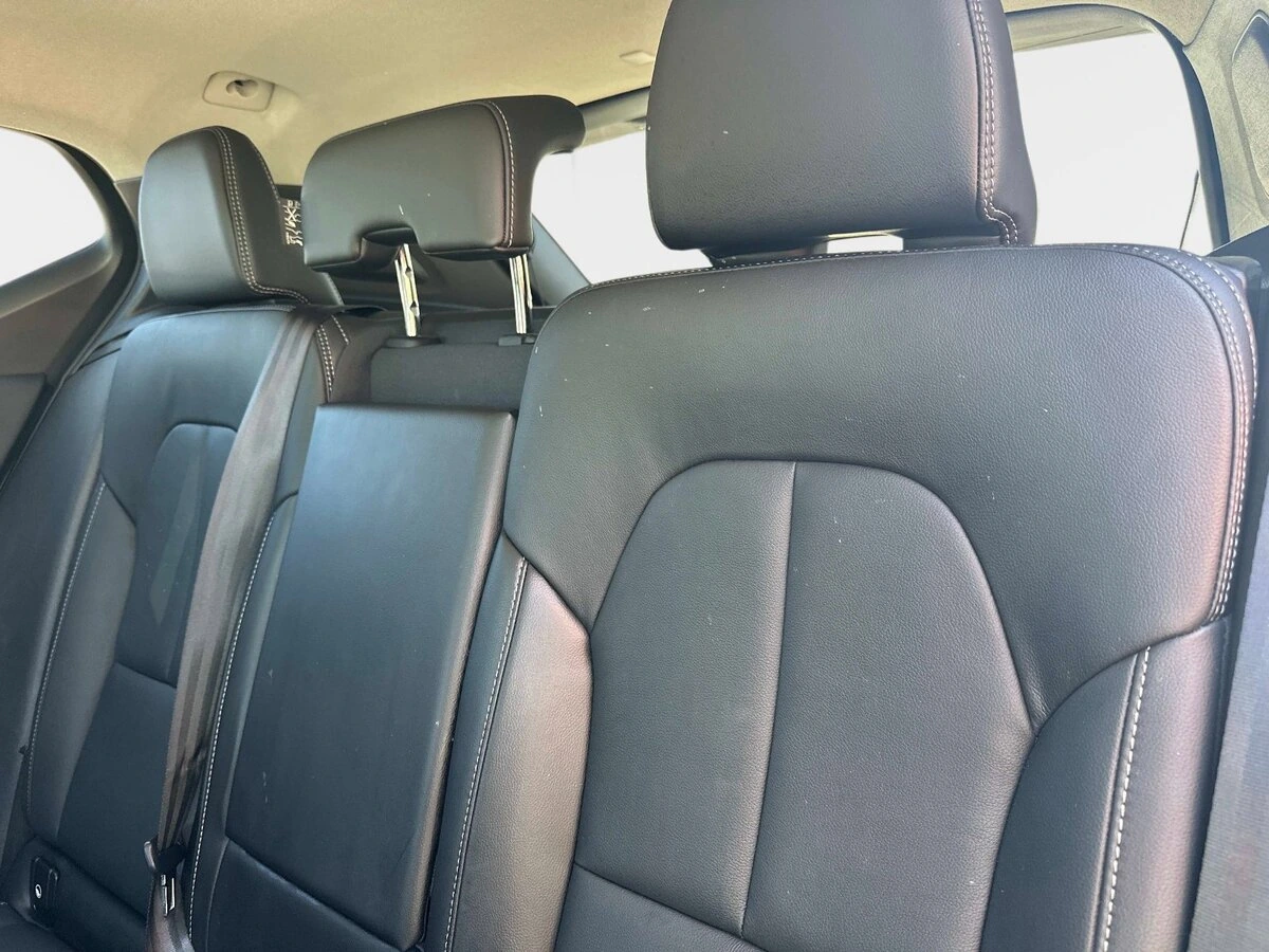 2025 Volvo - image 14