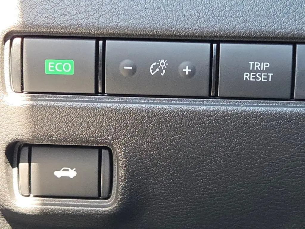 2024 Nissan Sentra SR photo 12
