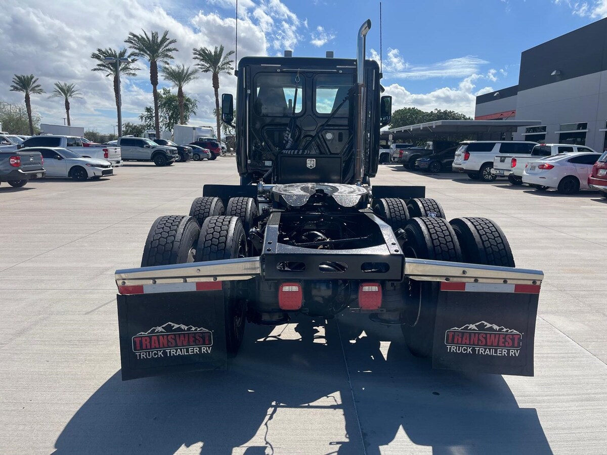2020 Freightliner Cascadia in Phoenix, AZ — photo 4