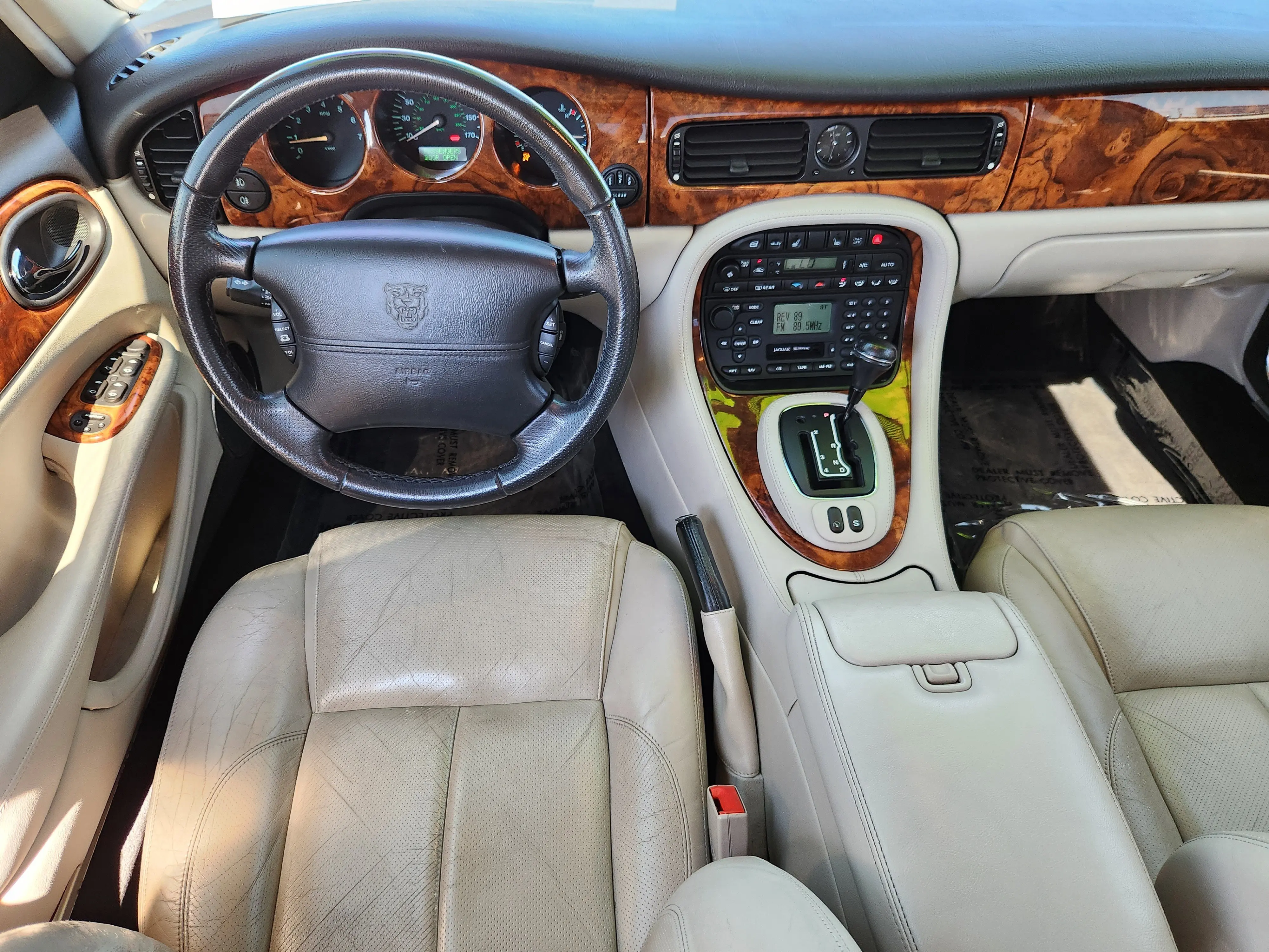 2002 Jaguar XJ Sport photo 10