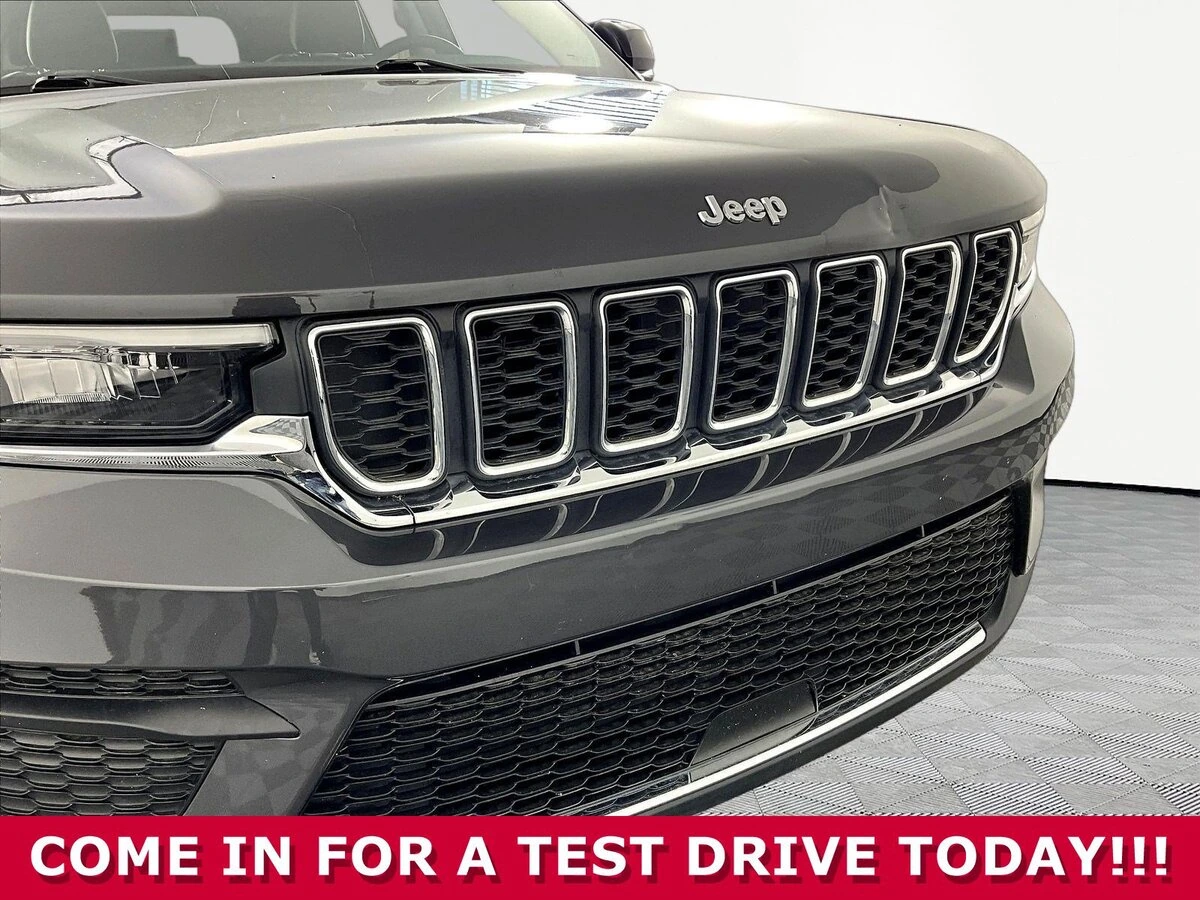 2023 Jeep Grand Cherokee Laredo - Photo 31