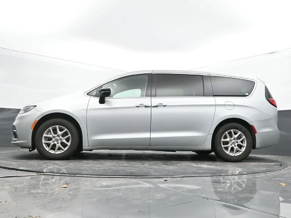 2024 Chrysler Pacifica Touring L - Photo 48