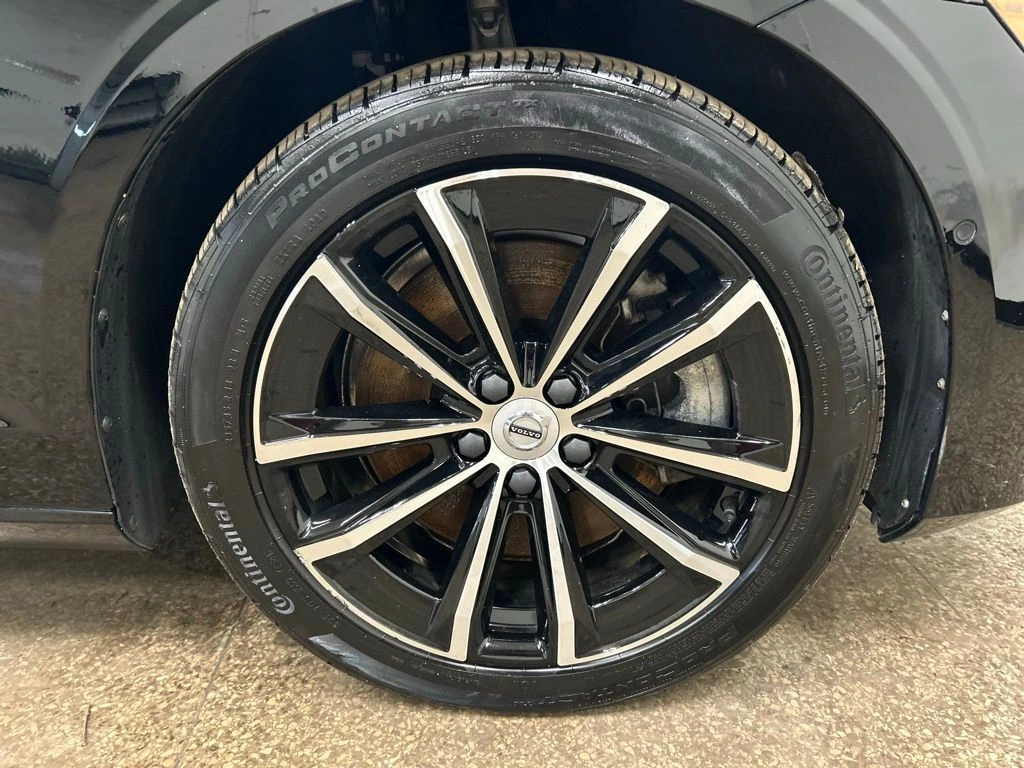 2023 Volvo - image 23